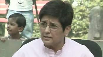 बचत का पैसा संस्था के पास : बेदी