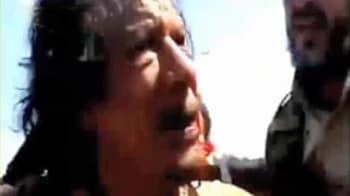 Video : Watch new video of Gaddafi when he was captured (disturbing images)