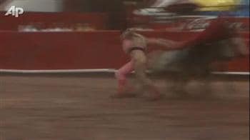 Video : Bullfighter arrested for racing out of ring