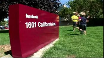 Video : Facebook tops 500 million users