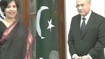 Video : India, Pak Foreign Secretaries meet in New Delhi