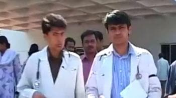 Video : Karnataka: 3,000 doctors quit jobs over pay