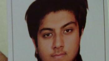 Delhi pilot's death: Family suspects foul play