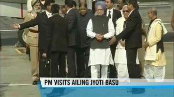 PM visits Jyoti Basu in hospital