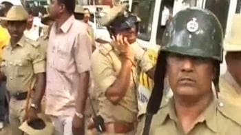 Video : Bangalore: Blasts before IPL match