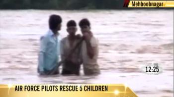 Air Force pilots save 5 kids from drowning