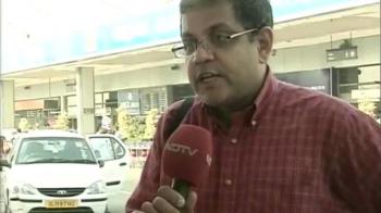 Air India gives roses to passengers