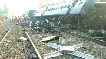 Maoists target train in Jharkhand