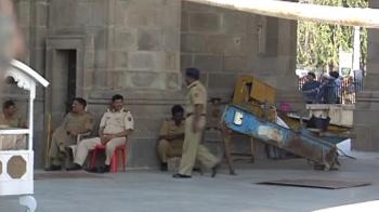 Jawans at Gateway forced to sleep on pavement