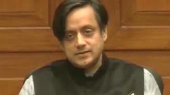 Criticism of  Nehru and Gandhi lrks congress