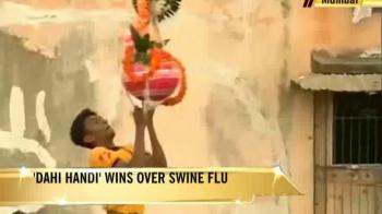 Video : Dahi Handi wins over swine flu