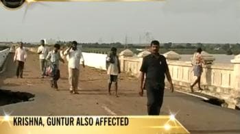 Video : Andhra: 3 districts to be evacuated within 24 hrs