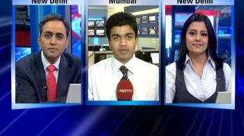 HDFC Bank dips 3.04%