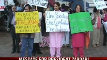 Video : Expat Pakistanis protest Taliban insurgency