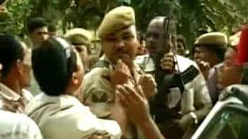 Video : Assam villagers take up arms against militants