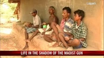 Video : Life in the shadow of the Maoist gun