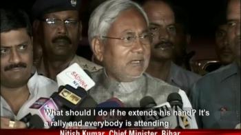 Nitish's U-turn, shares stage with Modi
