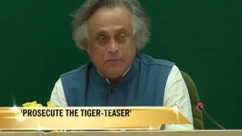 Video : Jairam vs tiger minister