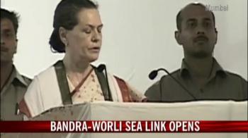 Sonia Gandhi inaugurates the Bandra-Worli Sea Link