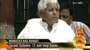Video : Lalu takes a dig at Mamata over rail budget