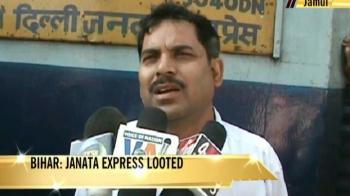 Train looted in Bihar; 30 injured