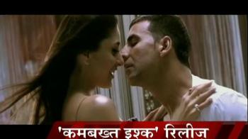 Kareena comes close to fans