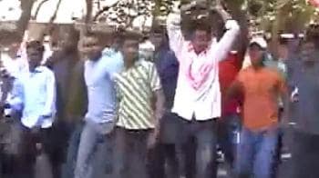 Video : Telangana fast ends after violent day