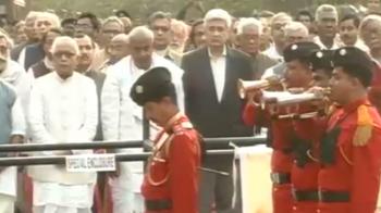 Kolkata: Thousands bid farewell to their beloved Basu