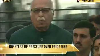 Price politics: Advani, Gadkari meet PM Price politics: Advani, Gadkari meet PM