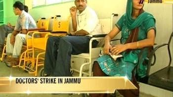Video : Jammu: 2,000 doctors on indefinite strike