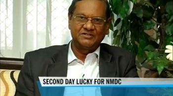 NMDC FPO picks up on second day