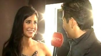 Video : Katrina: Almost one of the guys!