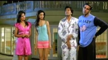 Video : Housefull fails to impress