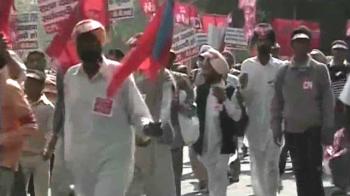 Left steps up pressure over price rise