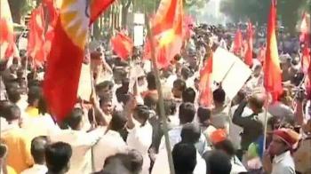 Mumbai water war claims a life