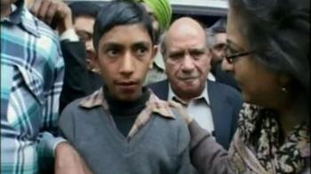 Pak 'runaway' teen reunites with family