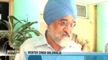 Montek likely on Manmohan's economic team