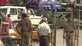 Video : Alert at Delhi markets continues, US warns of attack