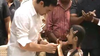 Aamir celebrates his birthday with media