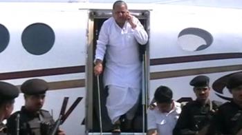 Close shave for Mulayam's plane in Etawah