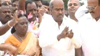 Gandhi family at Veer Bhumi