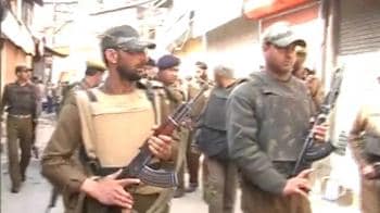 Video : Gunshots in busy Srinagar market