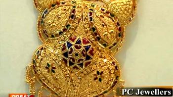 Jewellery shopping for your wedding