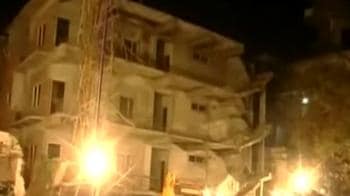 Video : Bellary building collapse: 2 killed, 20 feared trapped