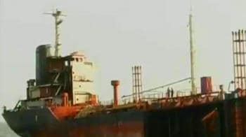 Video : Controversial ship starts coming apart in water