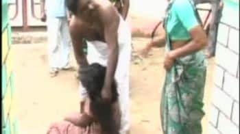 Video : Mob beats woman to death
