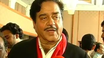 Shatrughan slams Gadkari's team for BJP