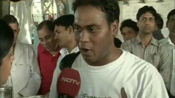 6-year-old died holding his hand