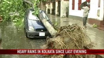 Video : Cyclone Aila 30 km from Kolkata