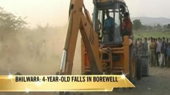 Video : 4-year-old falls into borewell